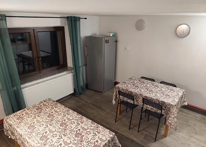 Cis Nocleg ze śniadaniem 3*