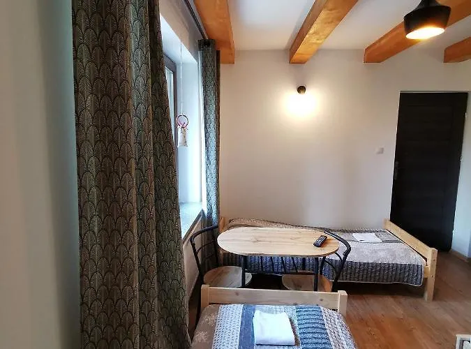 Cis Nocleg ze śniadaniem 3*