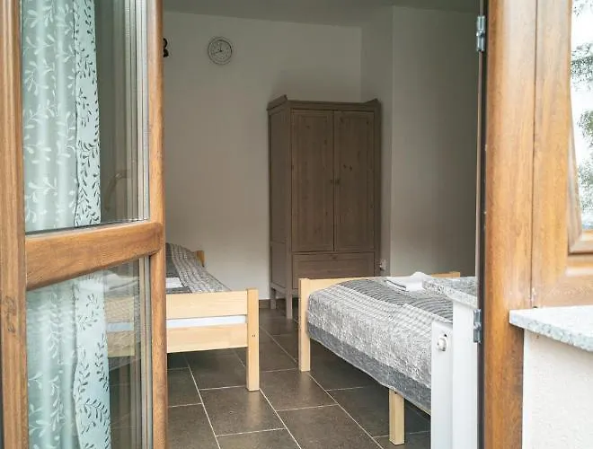 Nocleg ze śniadaniem Cis 3*